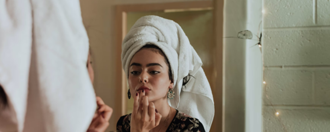 In der Pubertät verändert sich bei vielen Jugendlichen das Hautbild. 