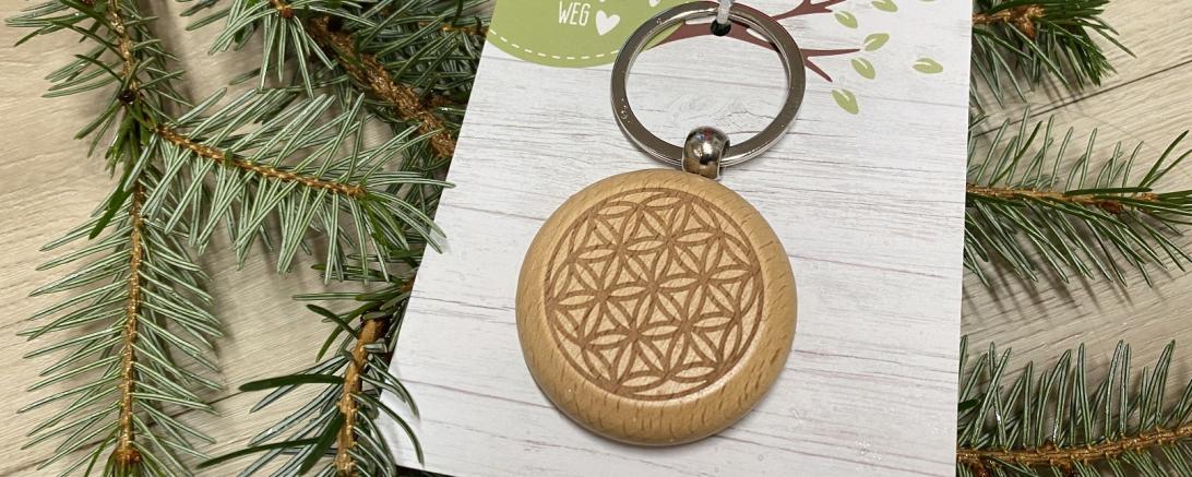 Ein Lebensblumen-Schlüsselanhänger soll ein treuer Begleiter durch das neue Jahr sein. 