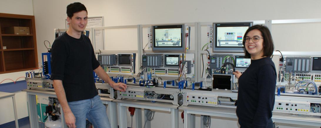 An der Produktionsanlage 4.0 lässt sich anwenden, was im Fach „Digitale Transformation“ gelehrt wird.