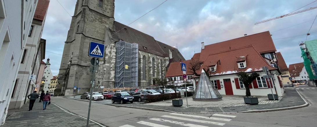 Der Obstmarkt ist am 14. Januar 2022 von 16.00 Uhr bis 22.00 Uhr für den Fahrzeugverkehr teilweise gesperrt.