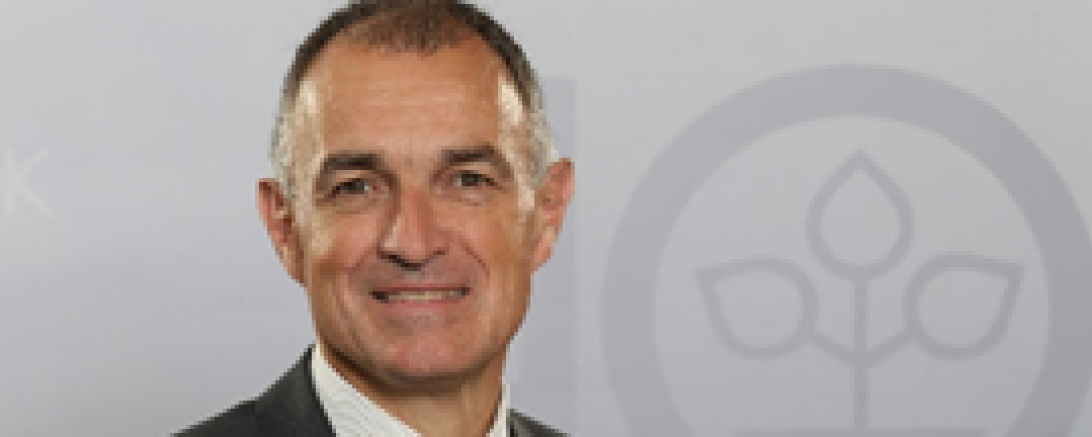 Auf dem Bild sieht man Dieter Wiedenmann.