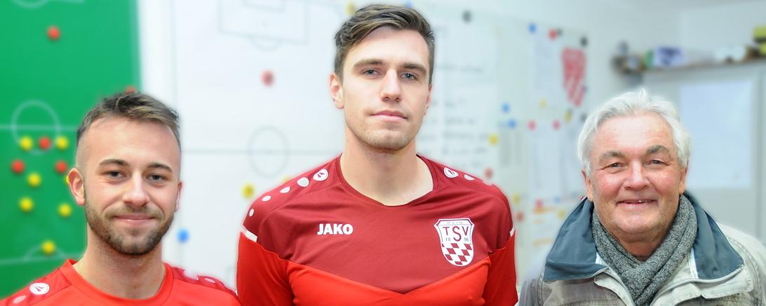 Die Neuzugänge Angelo Mayer und Johann Hipper mit Abteilungsleiter Alexander Schroder.