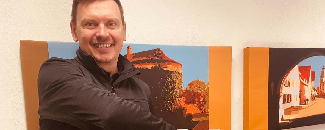 Zum ersten Mal seit 2010 – so lange gibt es die Verlosung bereits - zog Stefan Kirchner persönlich die Gewinner aus der gut gefüllten Losbox.