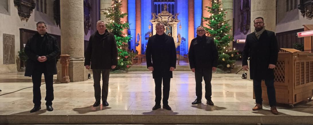 Von links nach rechts: Pfarrer Benjamin Beck (r-kath.) Dekan Gerhard Wolfermann (ev.-luth.) Bezirksvorsteher Martin Stumpf (Neuapostolisch) Pastor Günther Guthmann (Hensoltshöher Gemeinschaft) und Pastor Stefan Striefler (Gospelhouse)