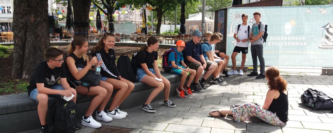 Das Bild zeigt die letztjährigen Teilnehmer*innen vom Citybound Augsburg.