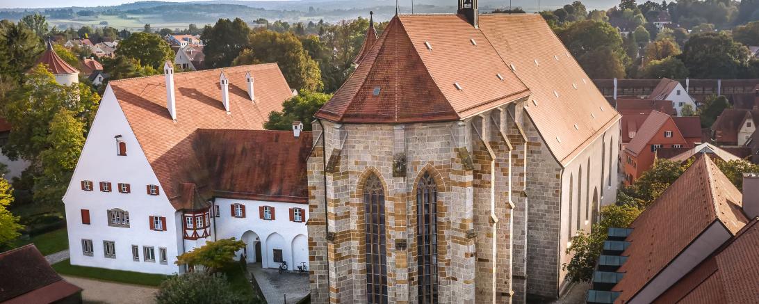 Das Bild zeigt die Kirche St. Salvator in Nördlingen