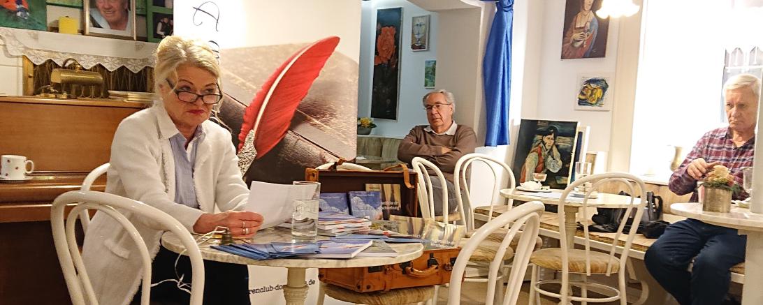 Das Bild zeigt eine Lesung von Hannelore Seidel