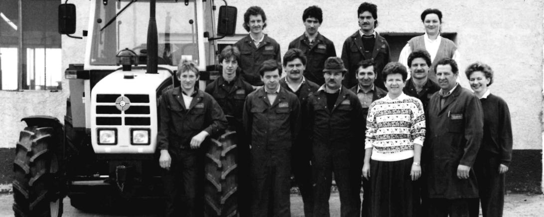 Das Bild zeigt die Belegschaft von Unsinn im Jahr 1988.