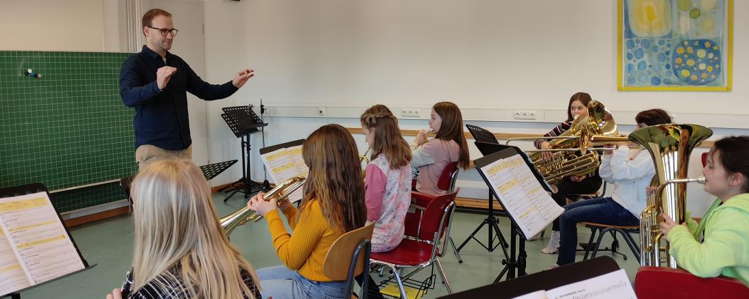 Das Bild zeigt die Bläserklasse St. Ursula