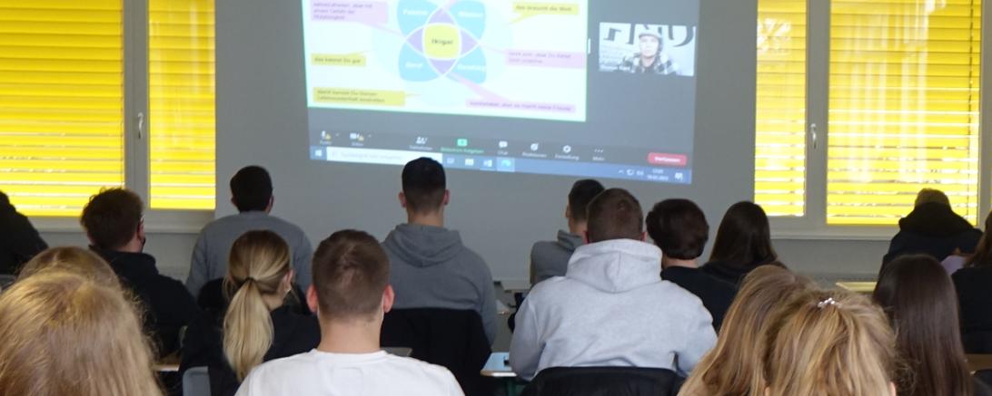 Das Bild zeigt den Studieninformationstag an der Hans-Leipelt-Schule Donauwörth