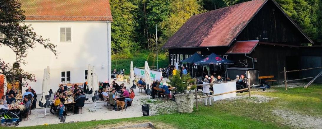 Das Bild zeigt die Alte Bürg.