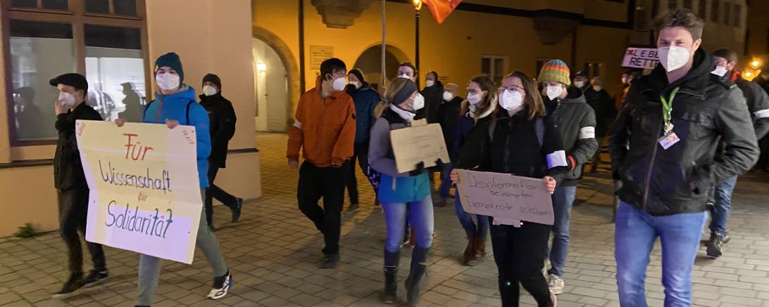 Jugendliche bei Demonstration in Nördlingen