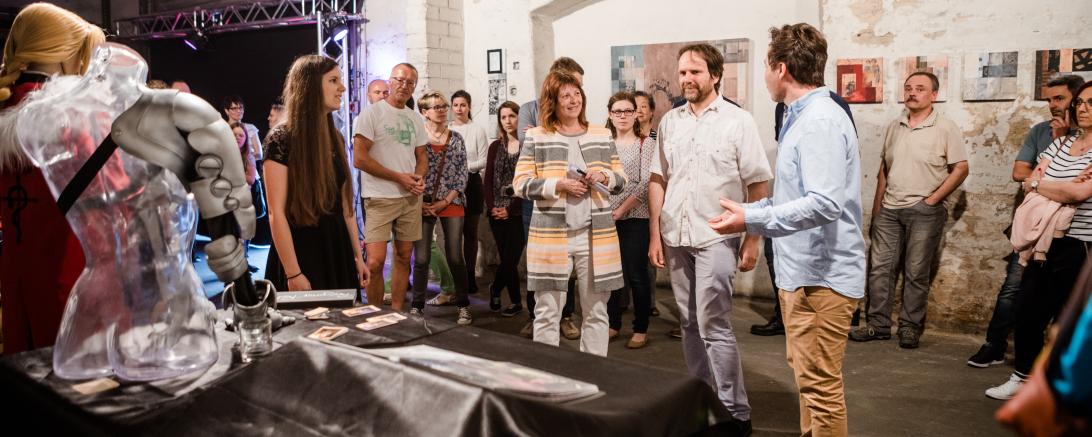 Zu sehen ist ein Ausschnitt der Veranstaltung Forum Junge Kunst.