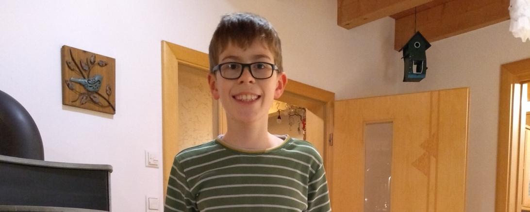 Sebastian Öhl, Gymnasiast in Donauwörth, mit seinem Modell "High Heel".