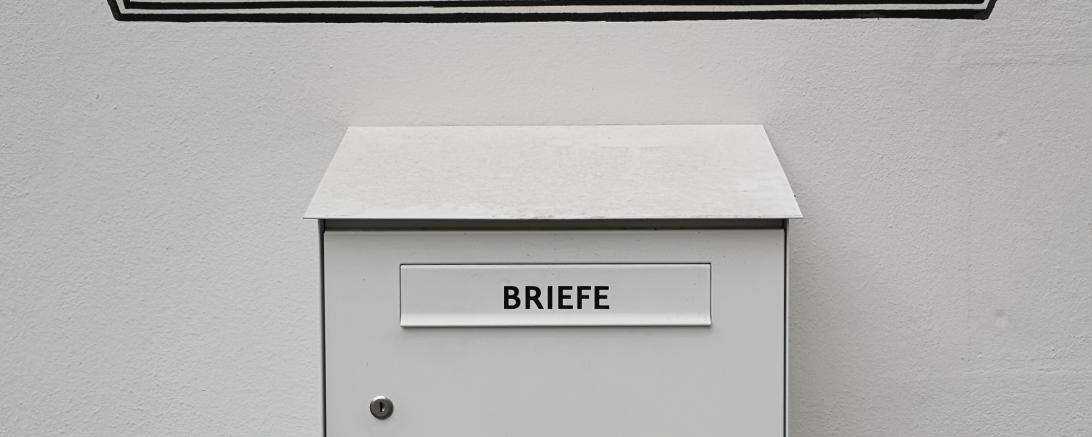 Der Briefkasten am Oettinger Rathaus. Hier können die unterschriebenen Geschäftsanteile eingeworfen werden. 