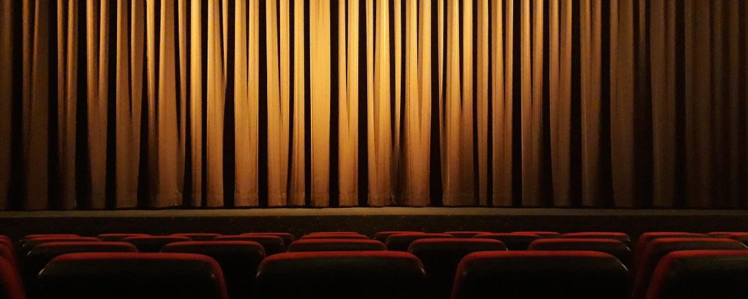 Das Bild zeigt einen Kinosaal