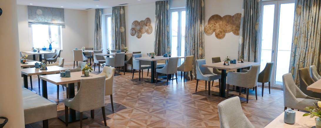 Der modern gestaltete Frühstücksraum im neuen Hotel Lutz. 