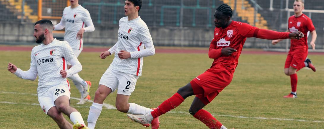 Das Bild zeigt den Doppeltorschützen Fadhel Morou