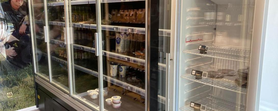 Frischwaren wie Wurst und Fleisch werden ebenfalls Teil des Sortiments. 