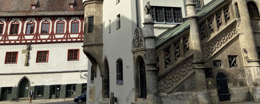 Zu sehen ist das Rathaus in Nördlingen.