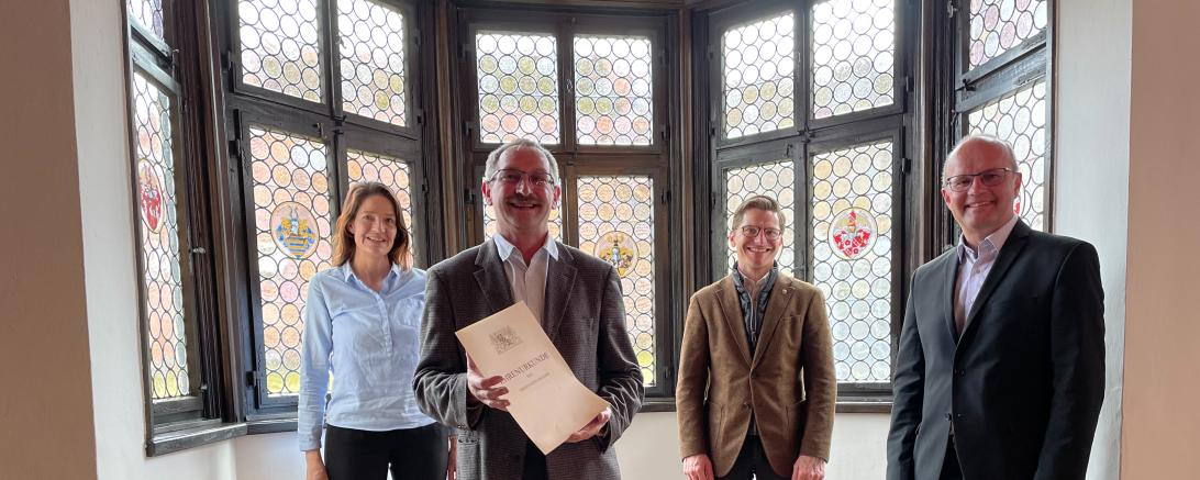 .l.: Martina Schwarzer (Kaufmännischer Leiterin Stadtwerke), Martin Bickelein, Oberbürgermeister David Wittner, Bernhard Kugler (Werkleiter Stadtwerke). 
