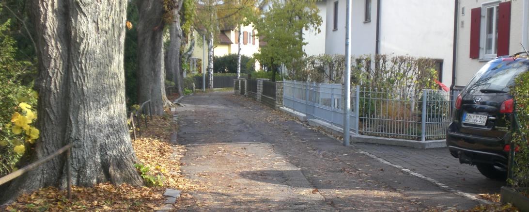 Zu sehen ist die Straße "Am hohen Schänzle" in Nördlingen.