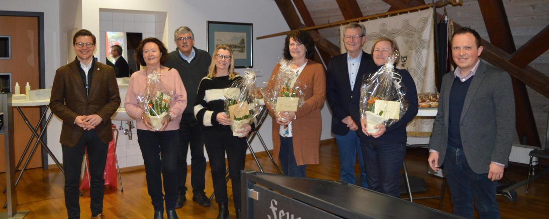Foto der Ehrung von Rosemarie Haedkte, Elisabeth Stempfle, Irmgard Stark, Karin Bauer, Barbara Forster und Susanne Faul.