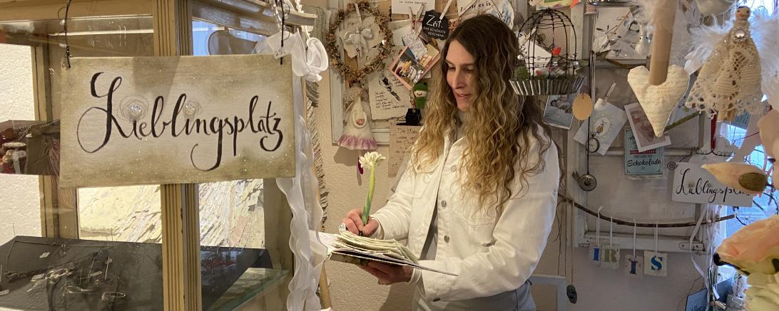 Zu sehen ist Iris Drexler.