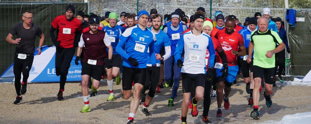 Zu sehen ist der Start des Hauptlaufs der Jedermannserie.