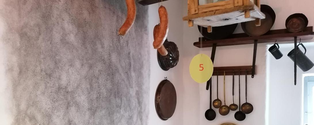 Zu sehen ist die Station 5 der Oster-Rallye des Donauwörther Heimatmuseum. 