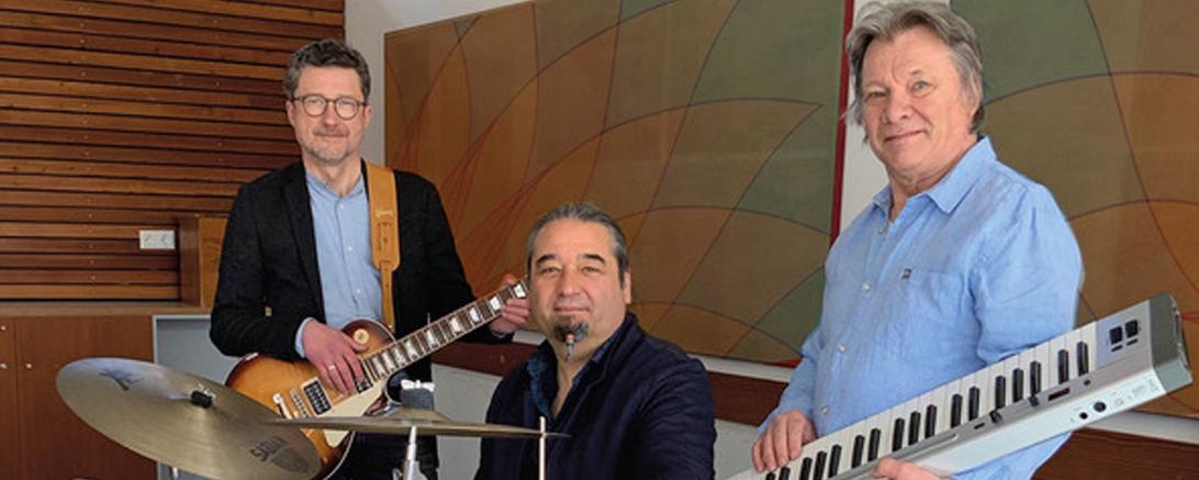 Günther Schmalisch (rechts) und zwei seiner engsten musikalischen Freunde, Tomasz Swat (links) und Timm Schauen