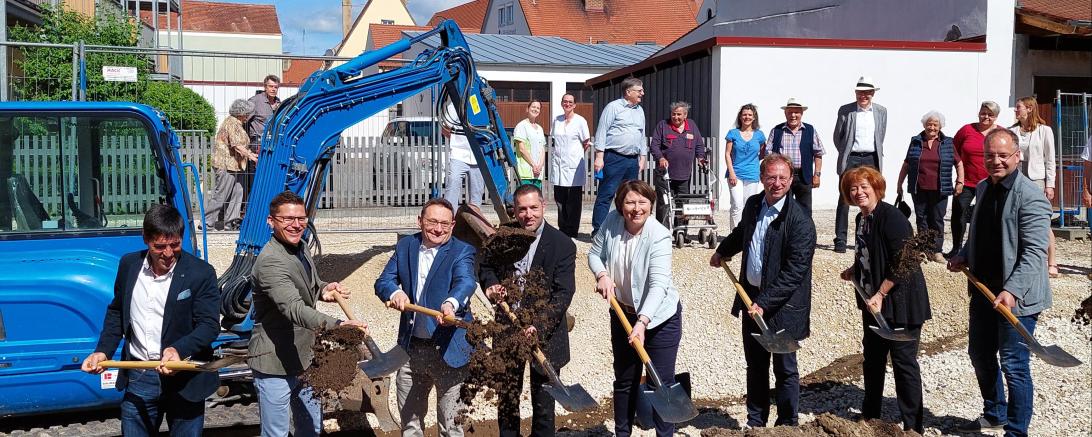 Am vergangenen Samstag fand der Spatenstich für die Tagespflege in Nördlingen statt. 