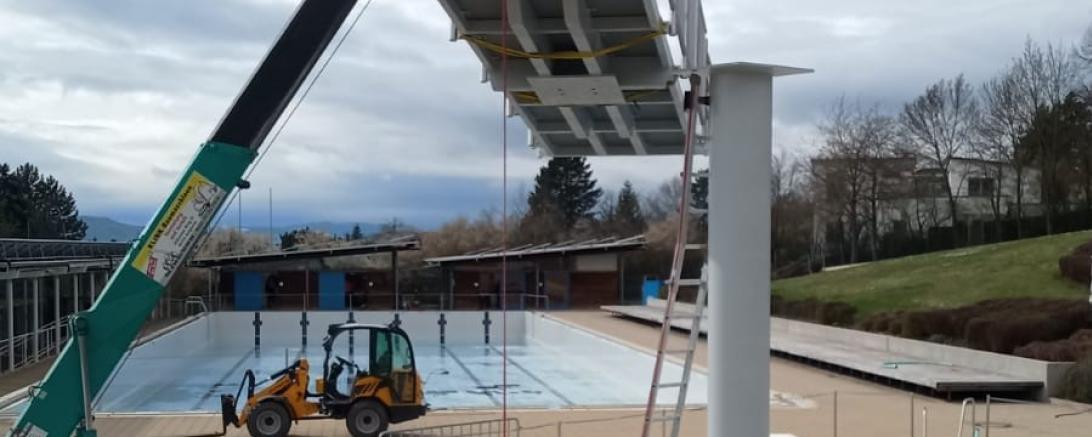 Das Bild zeigt den neuen Sprungturm des Nördlinger Freibads.