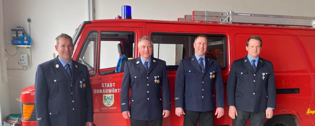 Das Bild zeigt Mitglieder der freiwilligen Feuerwehr Schäfstall.