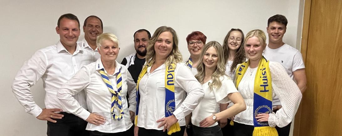 Zu sehen sind die Mitglieder der Blaumeisen in Huisheim.