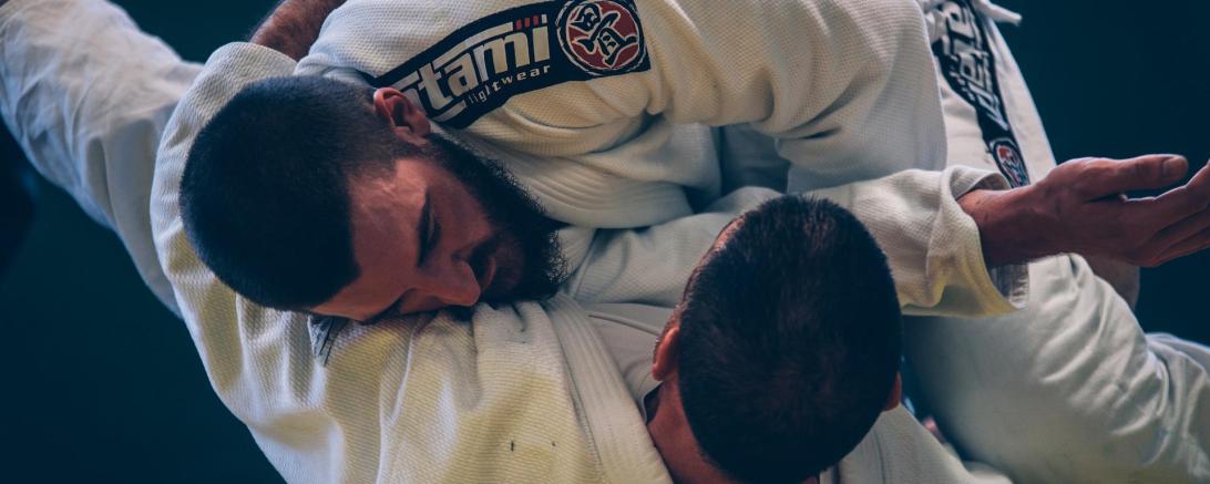 Das Bild zeigt die Kampfsportart Jiu-Jitsu
