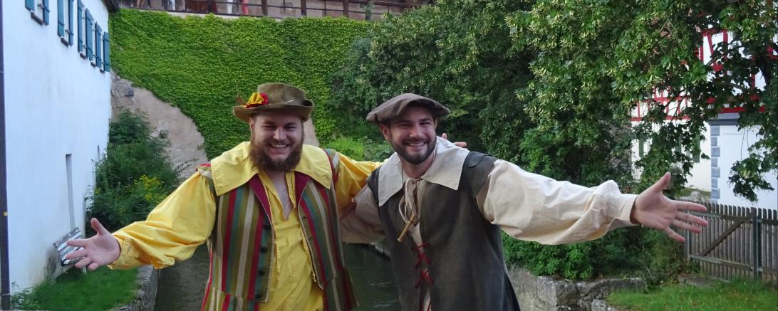 Das Bild zeigt die beiden Hauptpersonen Flick & Flack