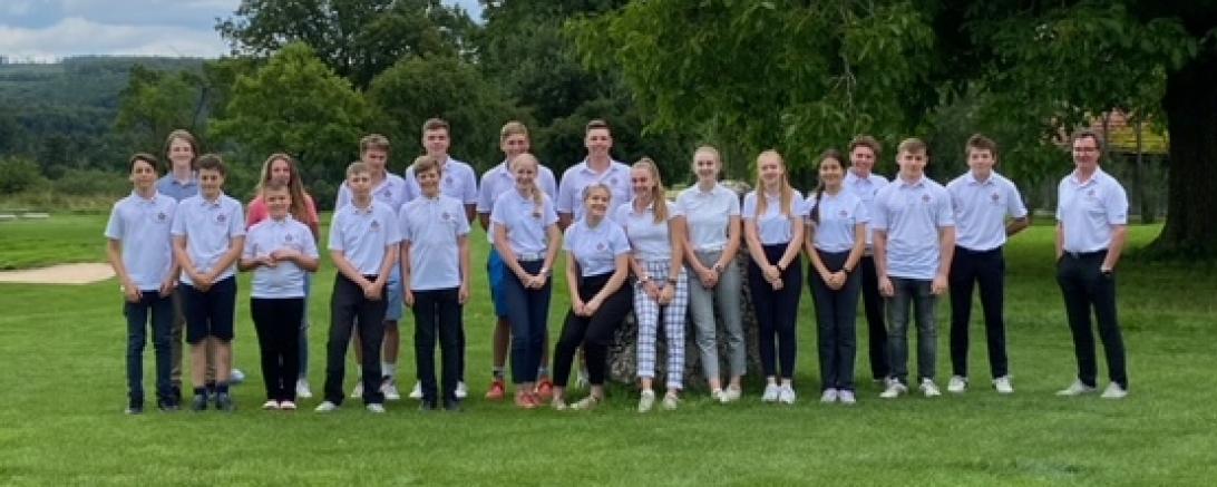 Das Bild zeigt die Jugendmannschaft des GC Hochstatt.