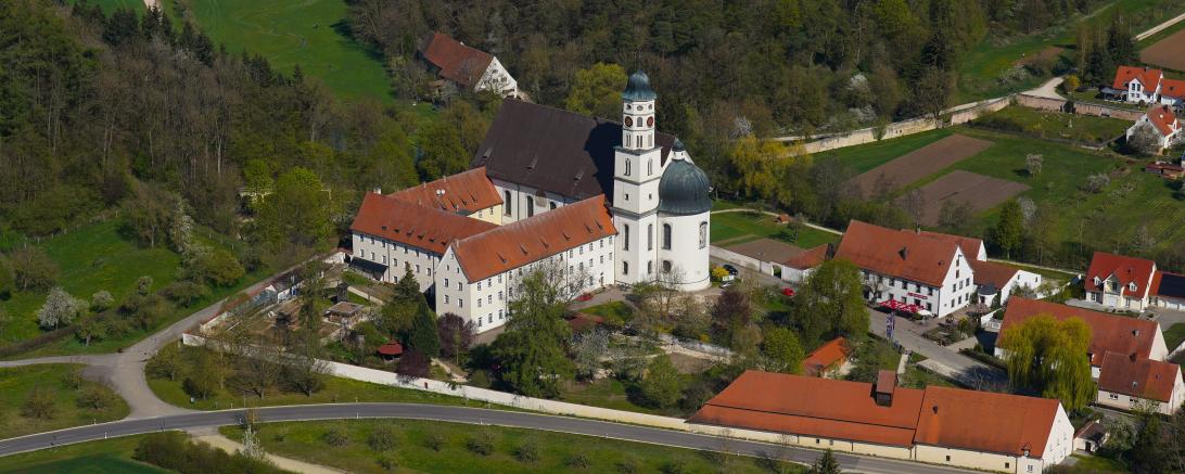 Das Bild zeigt das Kloster Maihingen.