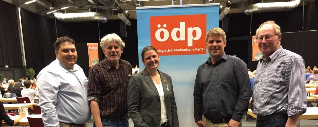 Das Bild zeigt Mitglieder der Partei ÖDP.