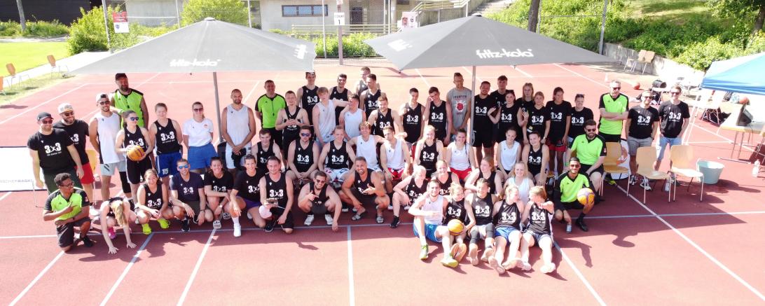 Am Samstag richtete der TSV Nördlingen in Zusammenarbeit mit dem Bayrischen-Basketball-Verband ein 3-gegen-3 Turnier im Rieser Sportpark aus.