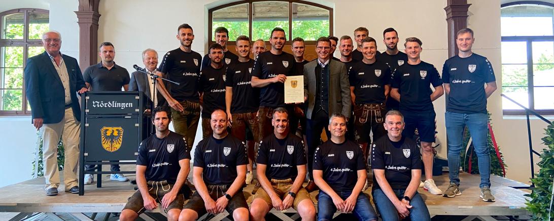 Das Bild zeigt die Fußball-Herren des TSV 1861 Nördlingen.