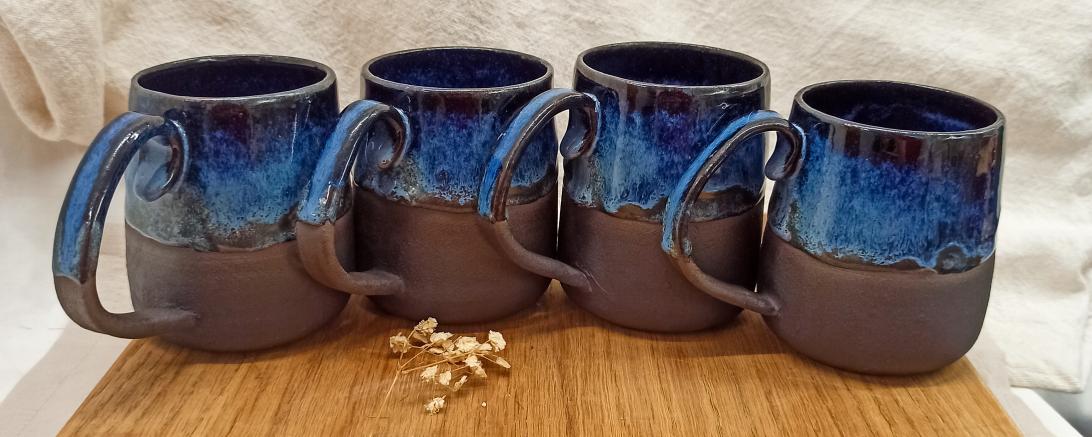 Handgetöpferte Tassen von Eva Schneid 