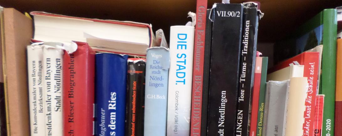 Das bild zeigt Bücher aus der Region.