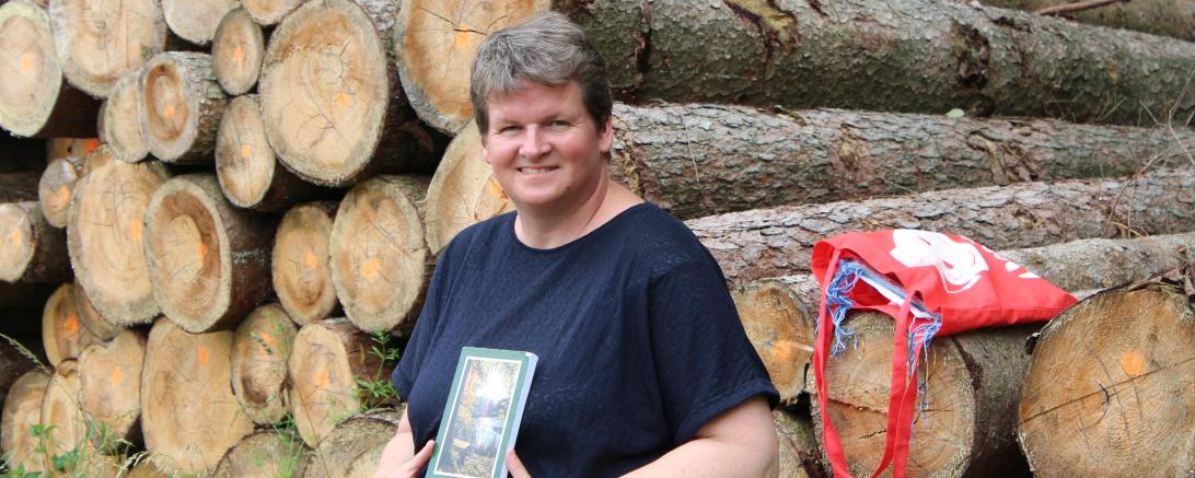 Das Bild zeigt die Geoparkführerin Katrin Ott.