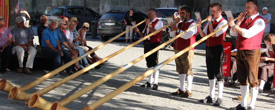 Archivbild: 2019, Alphorngruppe Daiting