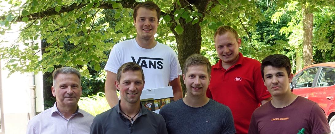 Das Bild zeigt die diesjährigen Gewinner des Unfallverhütungswettbewerbes.