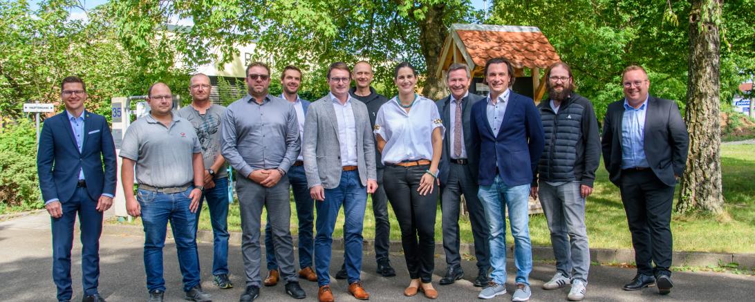 Das Bild zeigt die neuen Mitglieder der Bauinnung Nordschwaben.