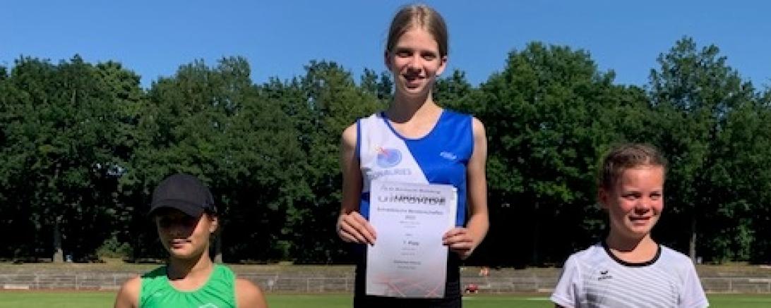 Viktoria Zaijitschek bei der Siegerehrung. 