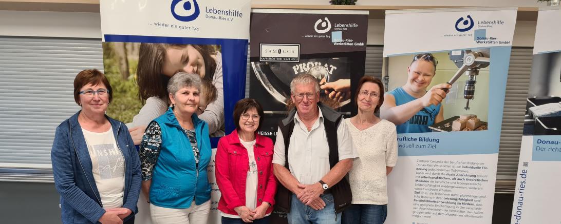 Das Bild zeigt den neuen Beirat der Donau-Ries-Werkstätten.